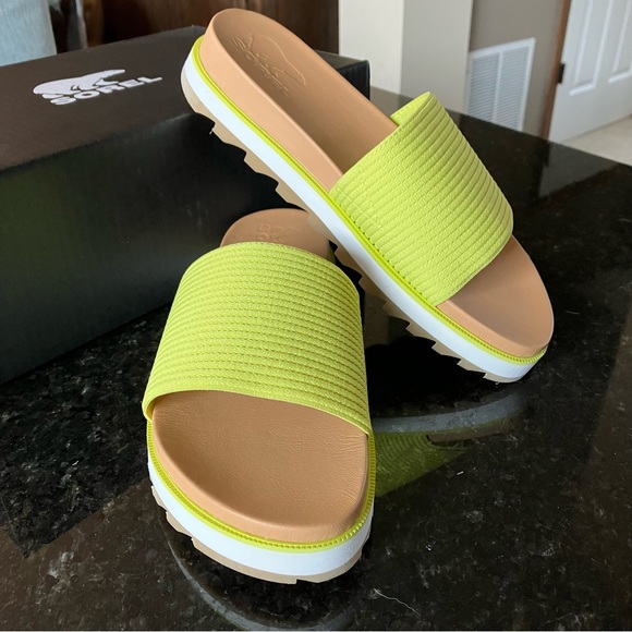 New Sorel Roaming Easy Slide Sandals, Casual Stretch Yellow Lime Green Slides, 8 - Picture 13 of 13